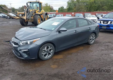 2021 Kia Forte Lxs z USA, uszkodzony, nr VIN 3KPF24AD0ME409156